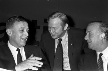 KVP-partijraad in Oisterwijk, v.l.n.r. Steenkamp, Andries en De Zeeuw, Bestanddeelnr 926-0713