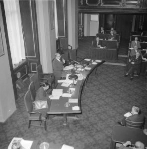 Kwestie IJtunnel in Eerste Kamer , Minister Korthals tijdens zijn antwoord, Bestanddeelnr 911-4186