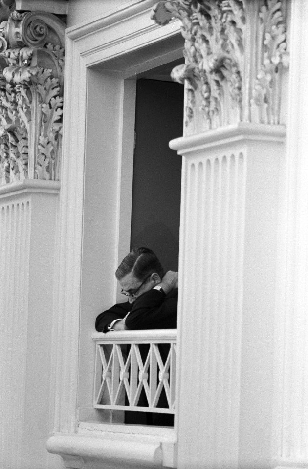 Kwestie Bijlmermeer in Tweede Kamer behandeld. Mr. Van Hall in de loge, Bestanddeelnr 914-9190