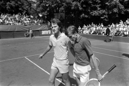 Kwartfinales tennistoernooi Melkhuisje, Kronk (Australie) en Sanders (r) verlate, Bestanddeelnr 927-3357