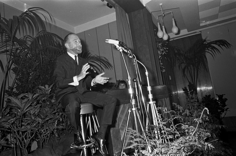 KVP-congresdag in Krasnapolski te Amsterdam, Sito Hoving op congresdag KVP, Bestanddeelnr 919-1785