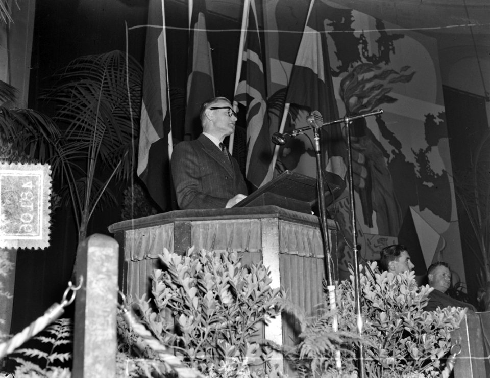 KVP-congres in Tivoli (Utrecht) voorzitter W.J. Andriess, Bestanddeelnr 904-8106