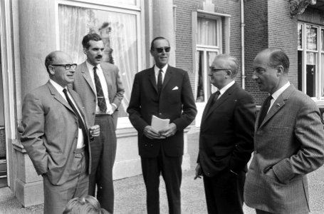 KVP-bestuur bijeen te Baarn. De heren Van Doorn , Jurgens, Aalbersen, Horbach en, Bestanddeelnr 920-6404