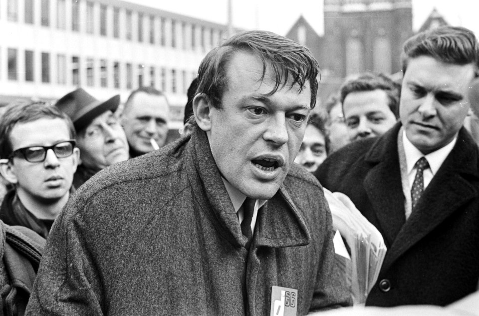 KVP-Brabantdag in Tilburg, lijstaanvoerder Van Mierlo van D66 tijdens toespreken, Bestanddeelnr 920-0227
