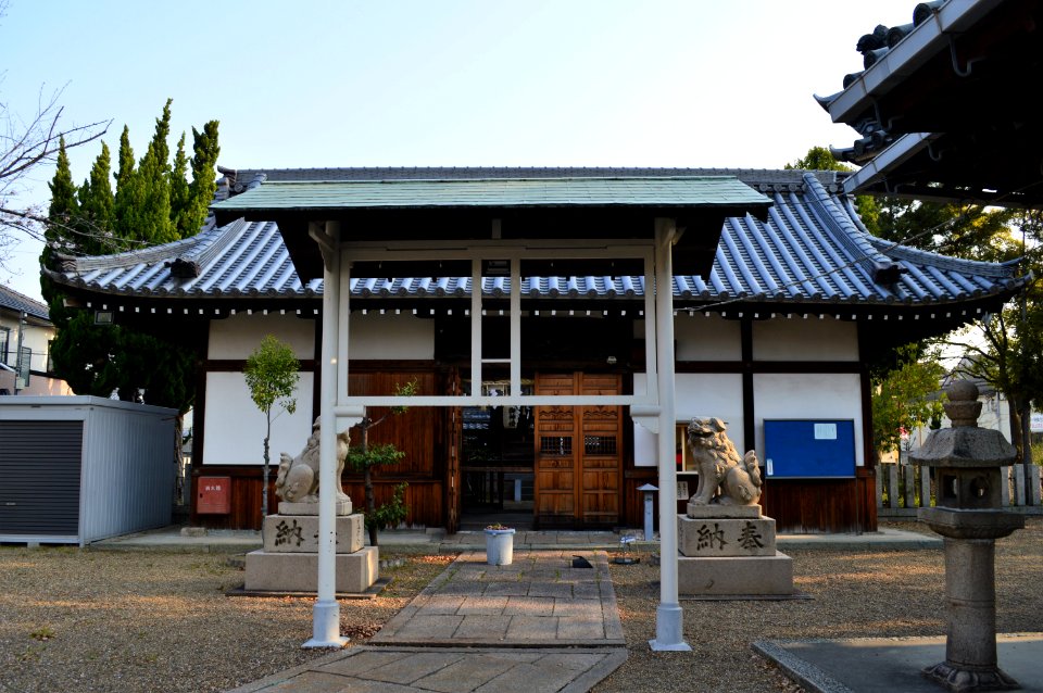 Kusumoto-jinja (Minami-kinomoto, Yao), haiden
