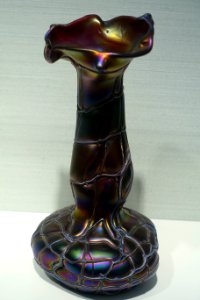 Kuttrolf-shaped vase, by Josef Velik, Gebr. Palme-Konig & Habel, Bohmen, c. 1912, glass - Hessisches Landesmuseum Darmstadt - Darmstadt, Germany - DSC00844