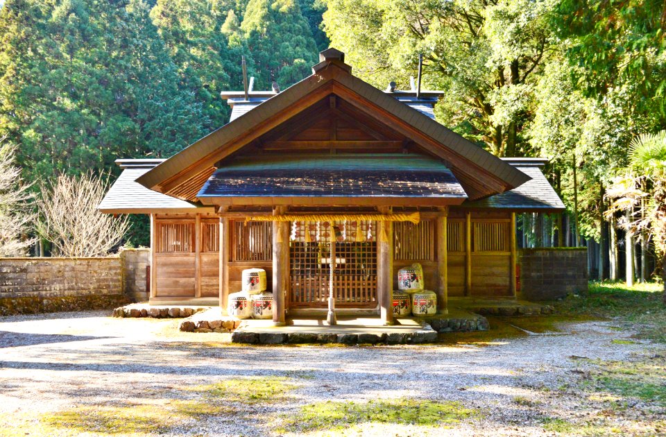 Kushiiwamado-jinja haiden