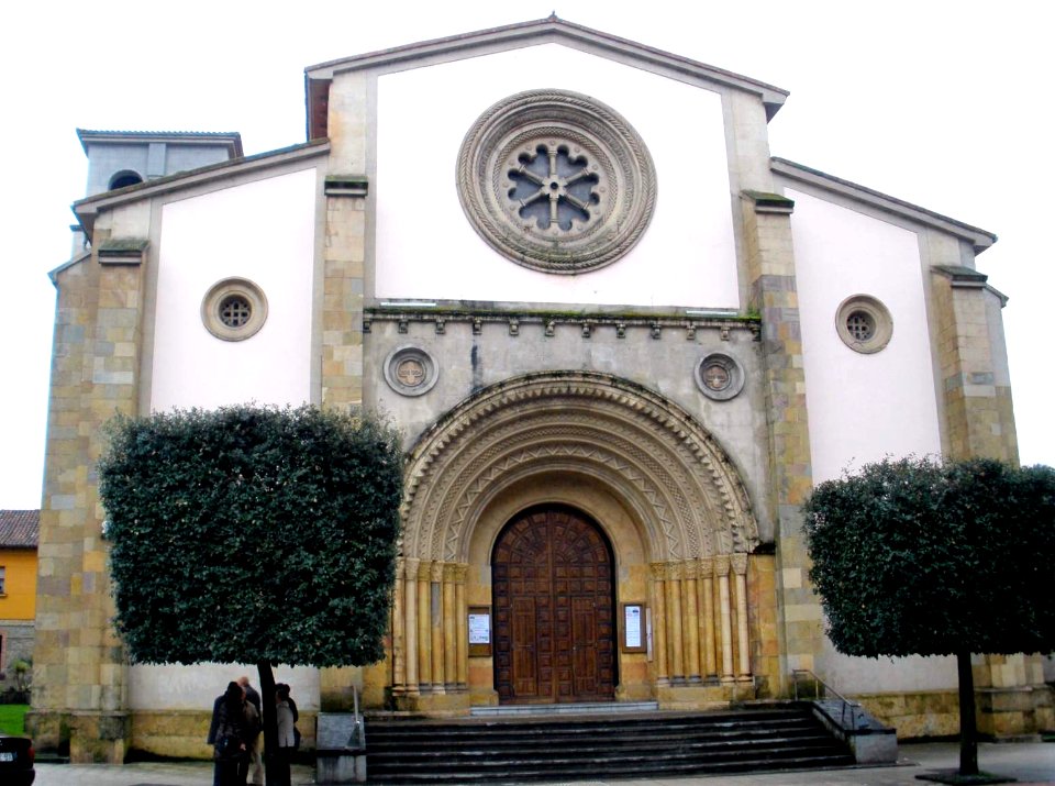 La Felguera (Langreo) - Iglesia de San Pedro 00