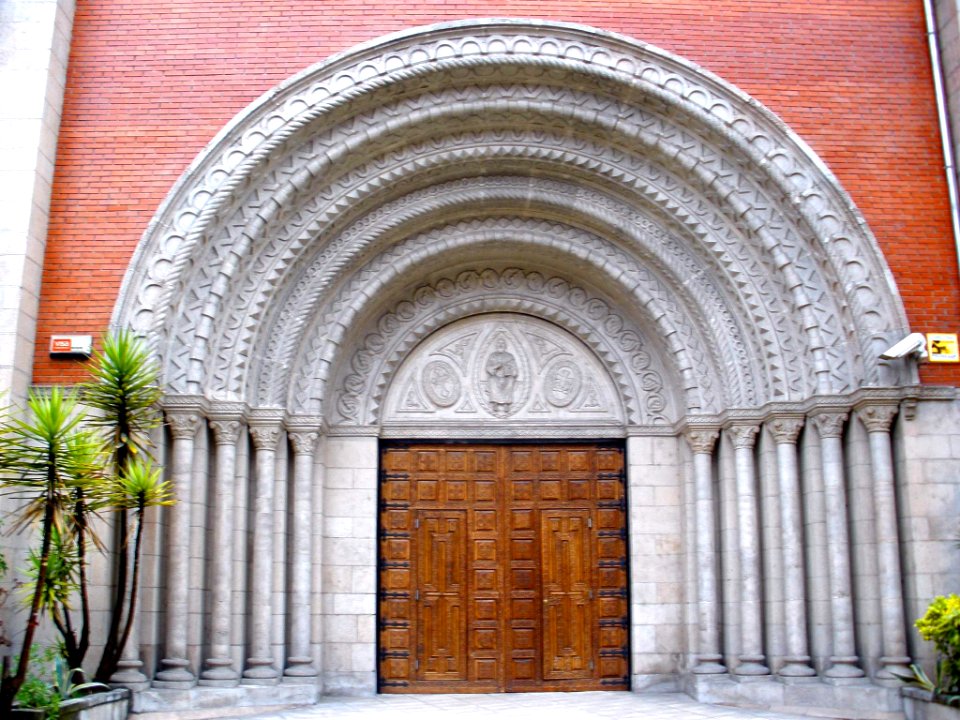 La Felguera (Langreo) - Iglesia de San Pedro 25