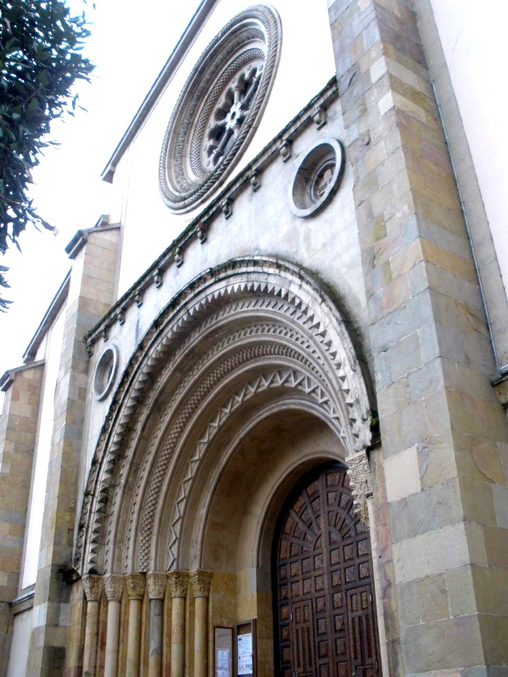 La Felguera (Langreo) - Iglesia de San Pedro 06