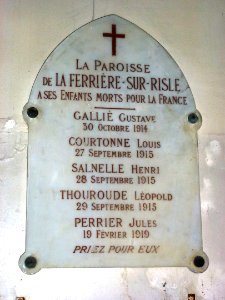 La Ferrière-sur-Risle (Eure, Fr) église Saint-Georges, plaquette monument aux morts