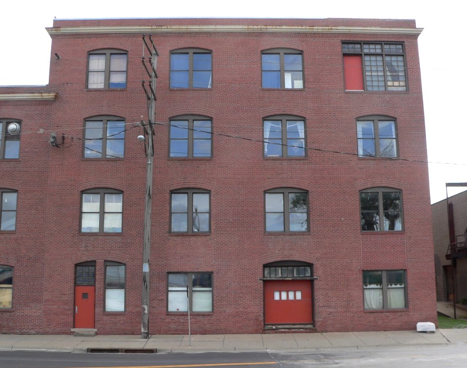 L. G. Doup Co. (Omaha) W bldg from N 1