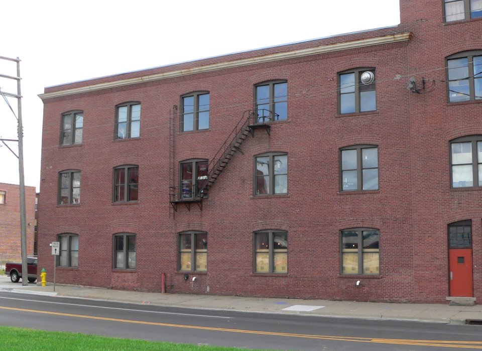 L. G. Doup Co. (Omaha) E bldg from NW 1