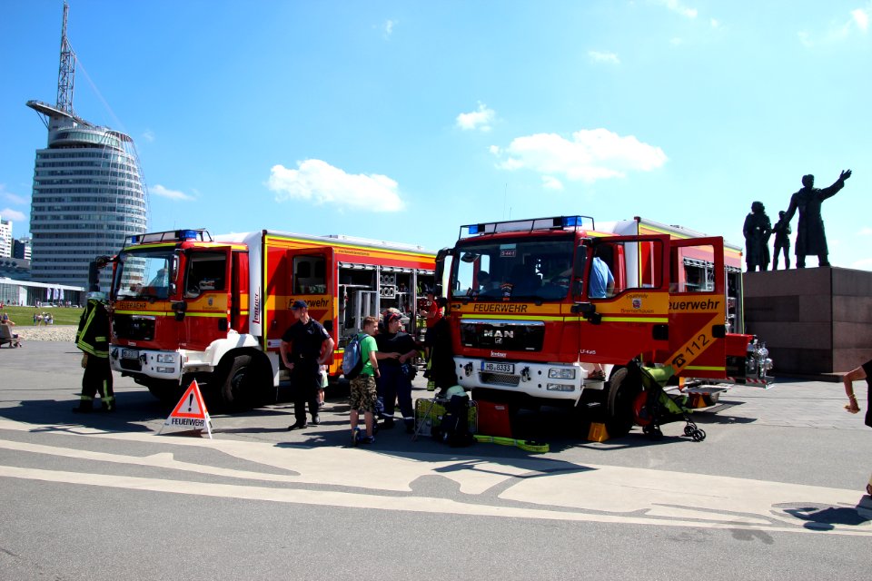 Löschfahrzeuge 4-44-1 und 5-44-1, Feuerwehr Bremerhaven, Seestadtfest 2018 in Bremerhaven