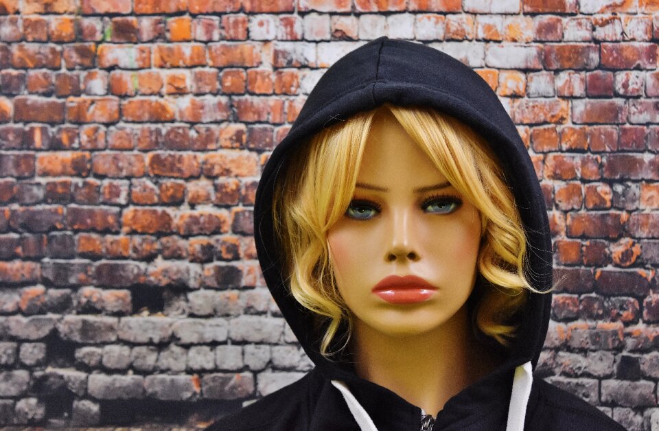 Blue eye hood female