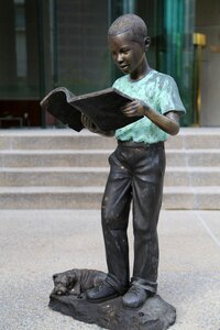 Reading sculpture figure