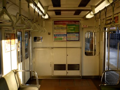 Kyoto subway 1107 wall 01