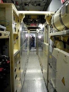 KZ4AT interior - corridor (2)