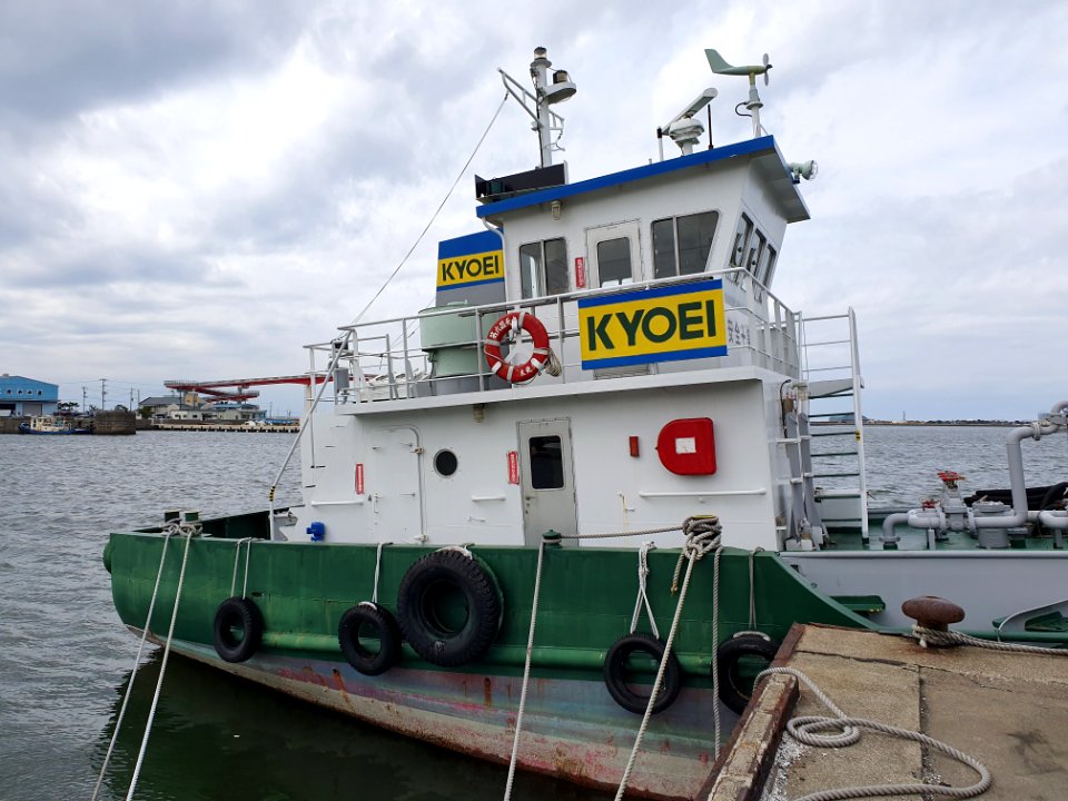 KYOEI boat in Kisarazu port 3