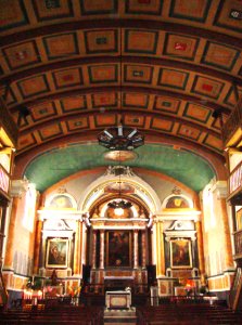 La Bastide-Clairence (Pyr-Atl, Fr) Notre-Dame-de l'Assomption, intérieur avec le plafond