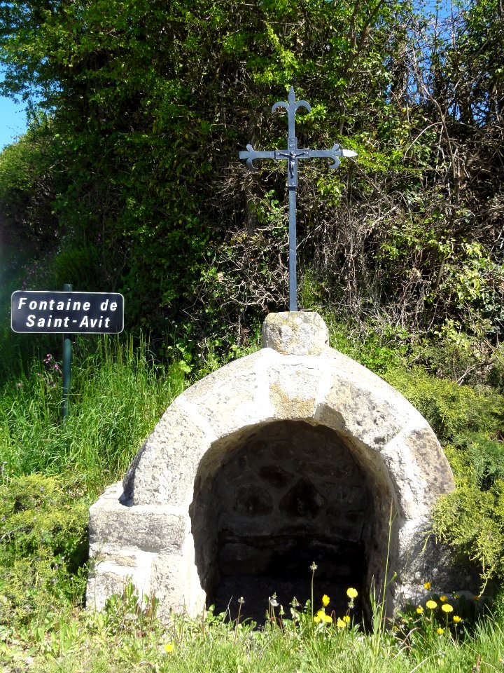 La Cellette (Puy-de-Dôme) fontaine de St.Avit