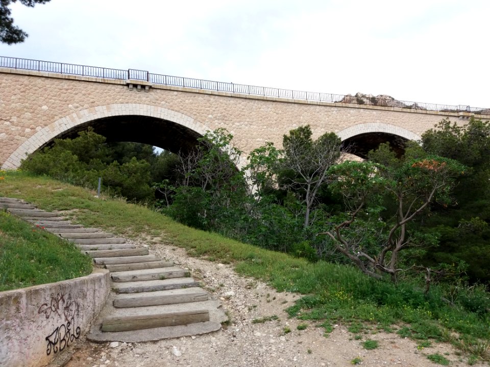 L'Estaque - Viaduc de Corbière - Arches du côté du fortin de Corbière