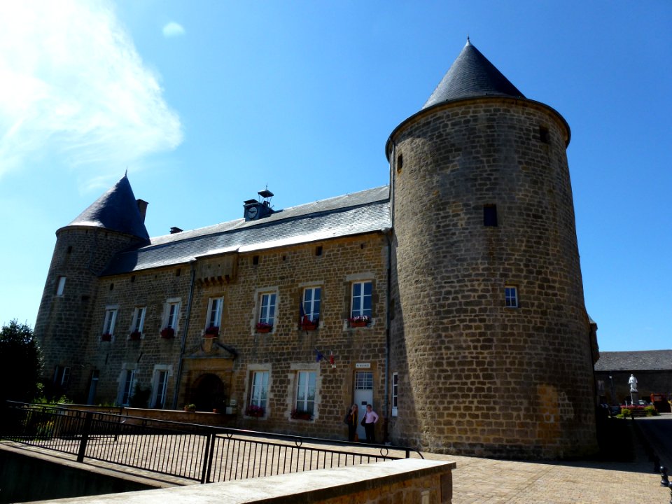 L'Échelle (Ardennes) château (mairie et musée)