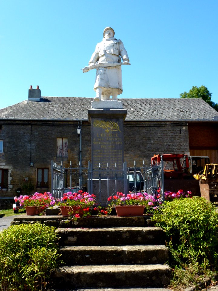 L'Échelle (Ardennes) monument aux morts