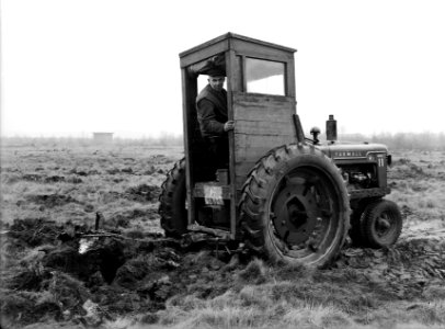 Landbouwmachines en werktuigen, werkzaamheden, tractoren, Bestanddeelnr 160-0947