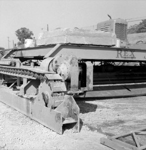 Landbouwmachines en werktuigen, werkzaamheden, betonwegmachines, rex-machine, Bestanddeelnr 160-1229
