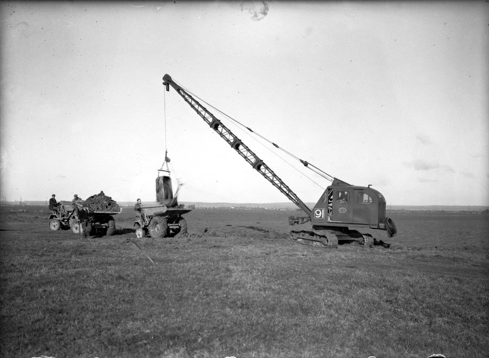 Landbouwmachines en werktuigen, werkzaamheden, draglines, dumpers, Bestanddeelnr 160-0953
