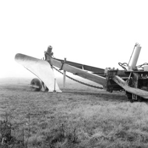 Landbouwmachines en werktuigen, werkzaamheden, ploegen, toolbarploeg, Bestanddeelnr 160-1211