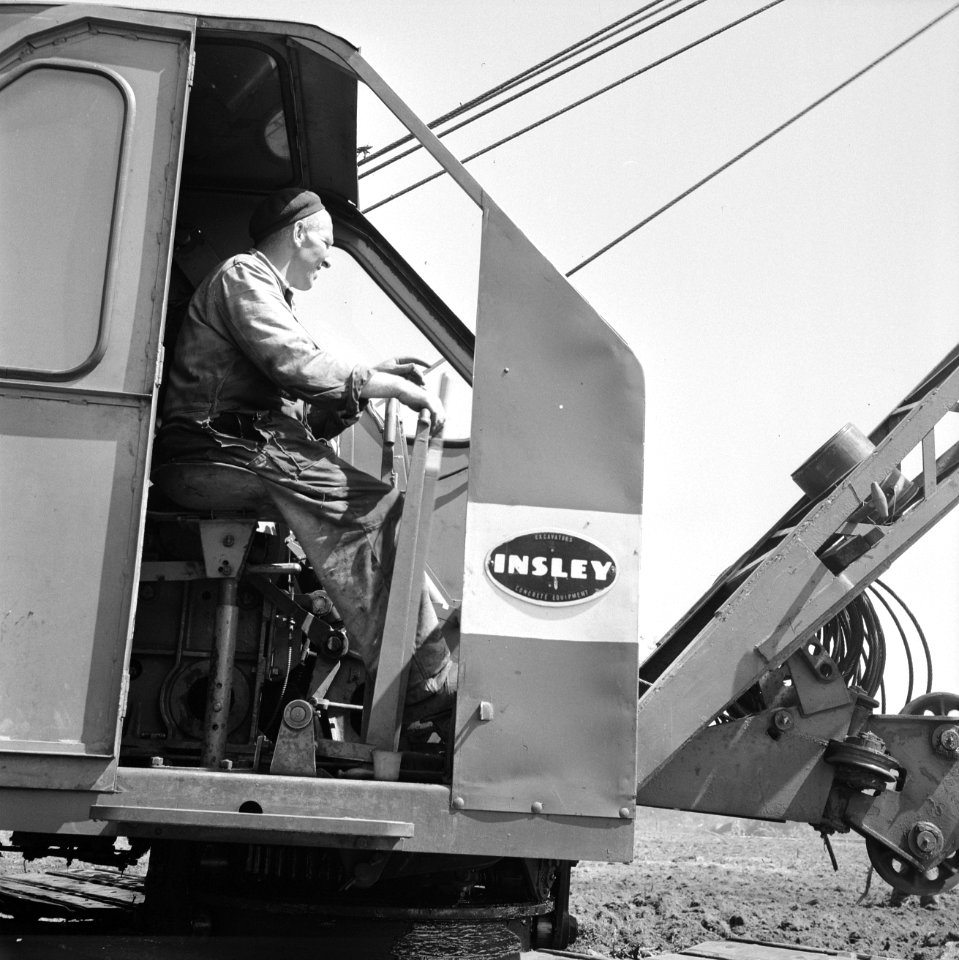 Landbouwmachines en werktuigen, werkzaamheden, draglines, wateregge, Bestanddeelnr 160-1133