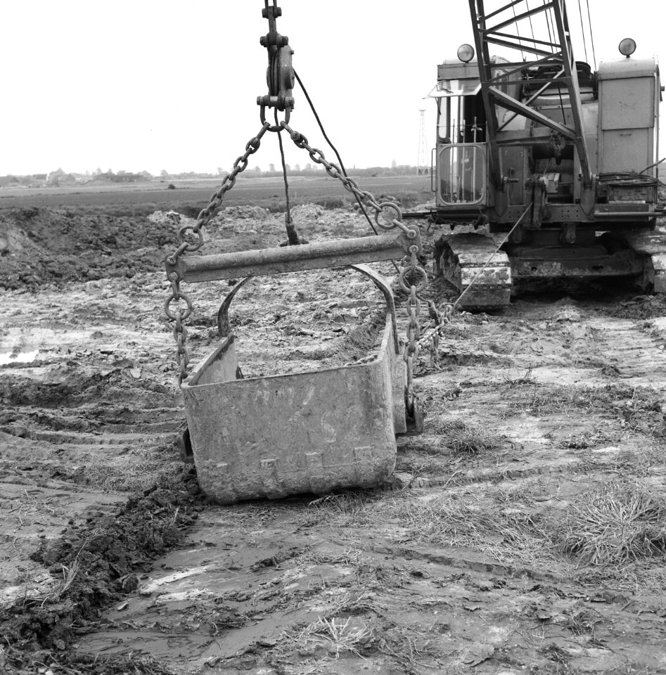 Landbouwmachines en werktuigen, werkzaamheden, draglines, bakken, luikenaar, Bestanddeelnr 160-1144