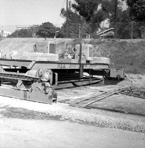 Landbouwmachines en werktuigen, werkzaamheden, betonwegmachines, rex-machine, Bestanddeelnr 160-1228