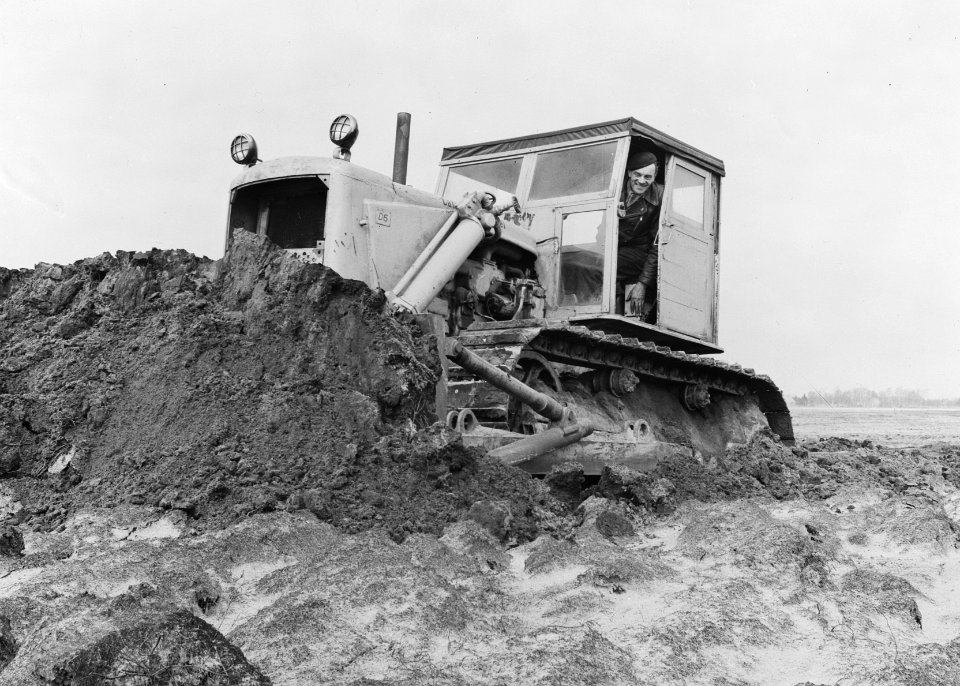 Landbouwmachines en werktuigen, werkzaamheden, bulldozers, Bestanddeelnr 160-1041