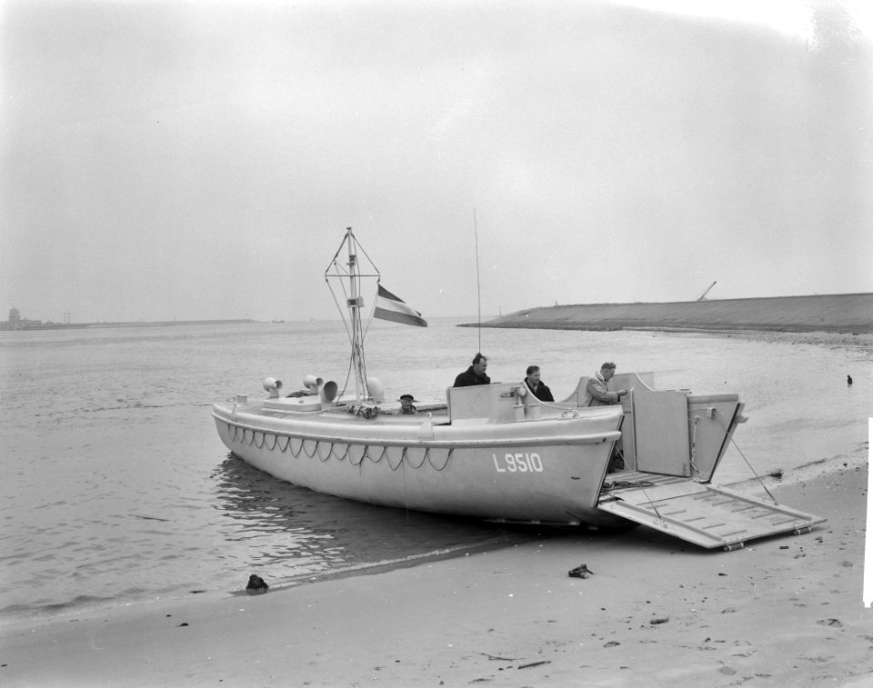 Landingsboot van glasvezel en polyester voor Koninklijke Marine, Bestanddeelnr 913-9703