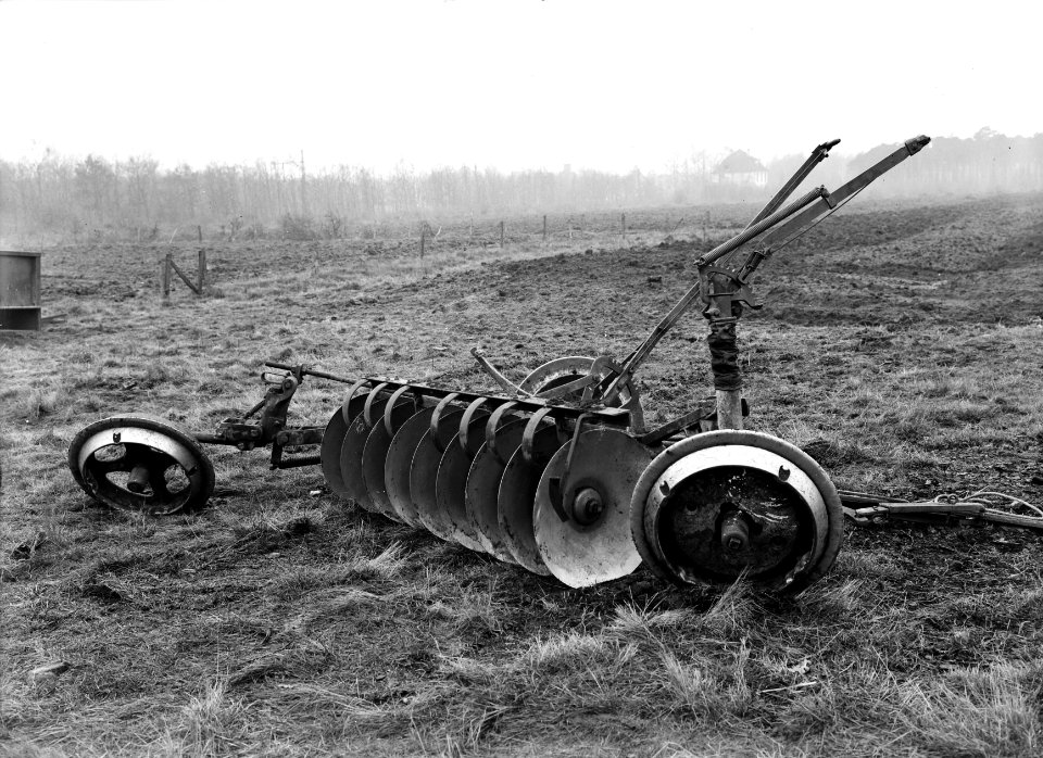 Landbouwmachines en werktuigen, werkzaamheden, ploegen, Bestanddeelnr 160-0942