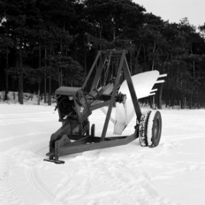 Landbouwmachines en werktuigen, werkzaamheden, ploegen, greppelploeg 95-05, Bestanddeelnr 160-1254
