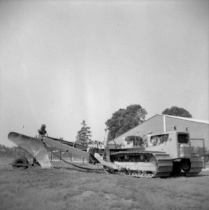 Landbouwmachines en werktuigen, werkzaamheden, ploegen, d7, toolbarploeg, Bestanddeelnr 160-1199