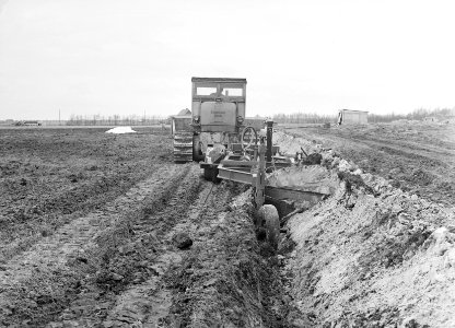 Landbouwmachines en werktuigen, werkzaamheden, ploegen, Bestanddeelnr 160-1026