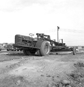 Landbouwmachines en werktuigen, werkzaamheden, seaman grader, Bestanddeelnr 160-1213