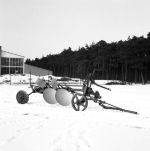 Landbouwmachines en werktuigen, werkzaamheden, ploegen, schijvenploeg 340-02, mo, Bestanddeelnr 160-1258