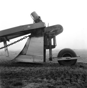 Landbouwmachines en werktuigen, werkzaamheden, ploegen, toolbarploeg, Bestanddeelnr 160-1203