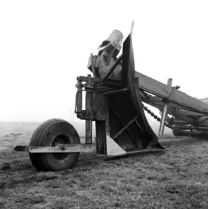 Landbouwmachines en werktuigen, werkzaamheden, ploegen, toolbarploeg, Bestanddeelnr 160-1202