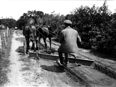 Landbouwmachines en werktuigen, wegscharen, paarden, Bestanddeelnr 160-0926