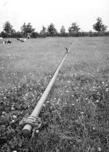 Landbouwmachines en werktuigen, werkzaamheden, beregening, buizen, sproeiers, Bestanddeelnr 160-1120