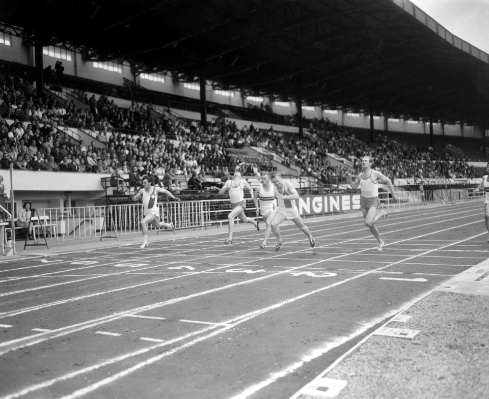 Landen atletiekwedstrijd, tussen Belgie, Nederland en Zwitserland te Brussel, fi, Bestanddeelnr 919-3405