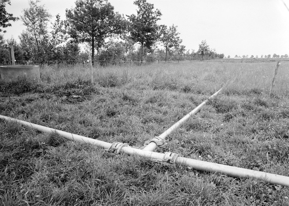 Landbouwmachines en werktuigen, werkzaamheden, beregening, buizen, sproeiers, Bestanddeelnr 160-1119