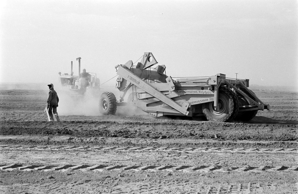 Landbouwmachines, werktuigen, werkzaamheden, arbeiders, Bestanddeelnr 251-3432